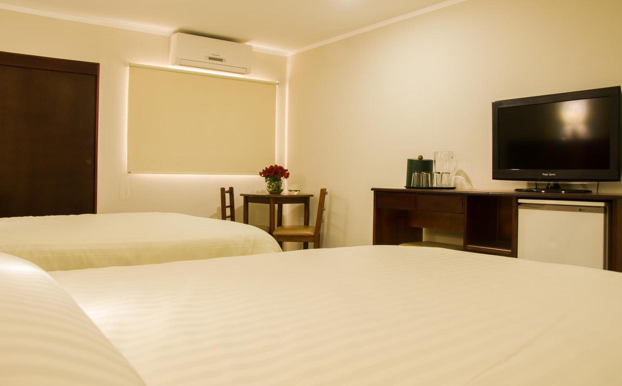 Hotel La Pedregosa Merida Ngoại thất bức ảnh