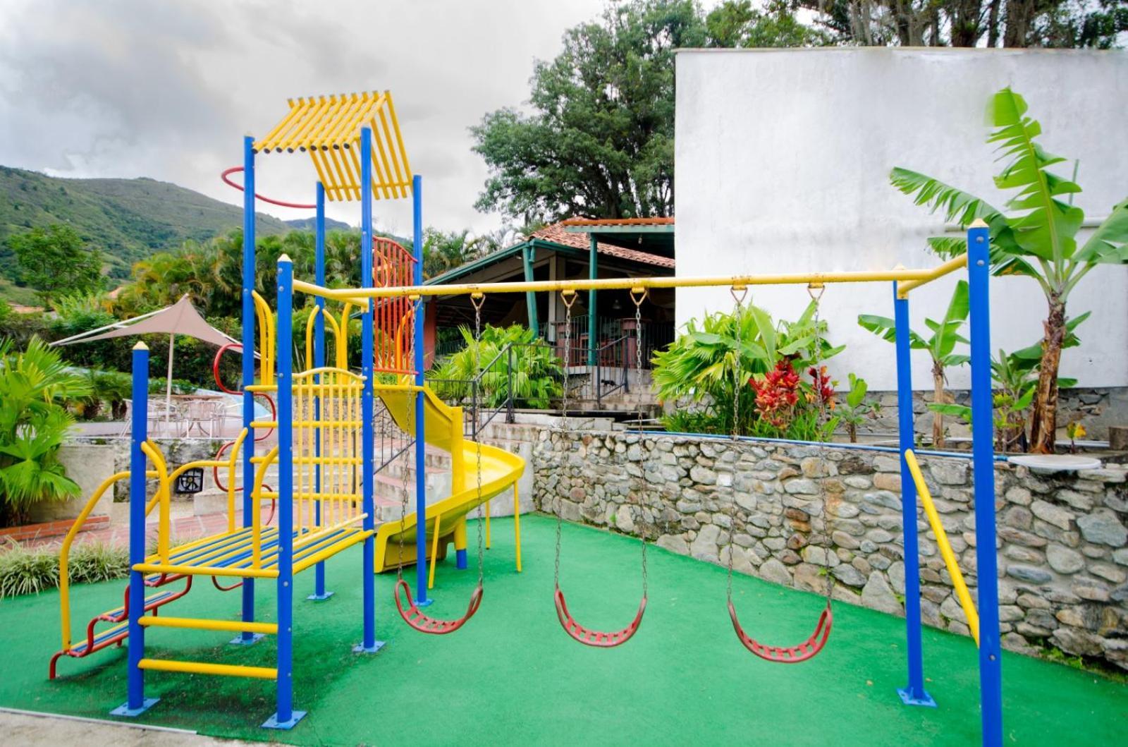 Hotel La Pedregosa Merida Ngoại thất bức ảnh