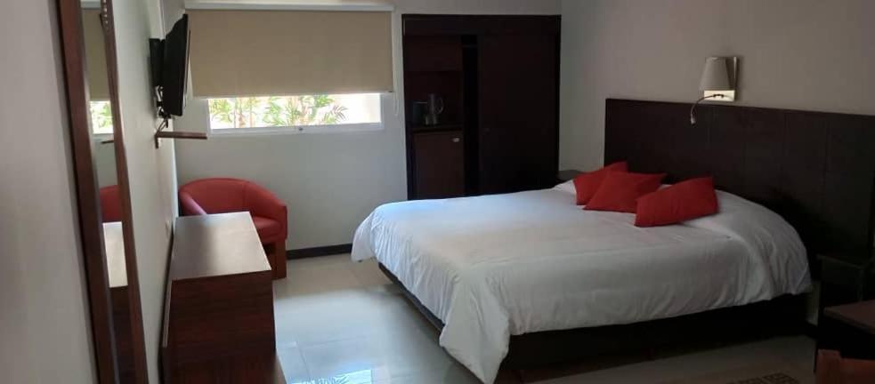 Hotel La Pedregosa Merida Ngoại thất bức ảnh